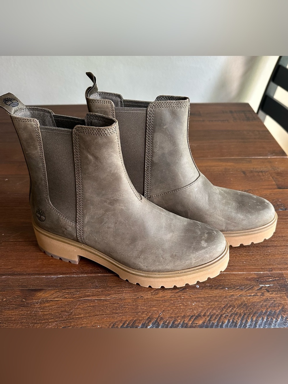 Women’s Chelsea Boots